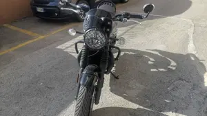 Triumph Bonneville T120 Black (2021 - 25)  (4)