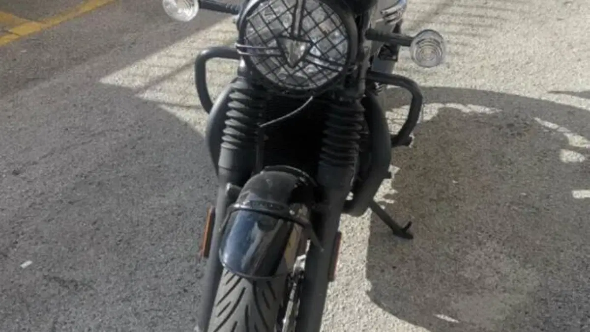 Triumph Bonneville T120 Black (2021 - 25)  (5)