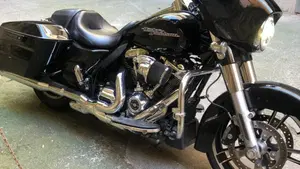 Harley-Davidson 107 Street Glide (2017 - 19) - FLHX  (3)