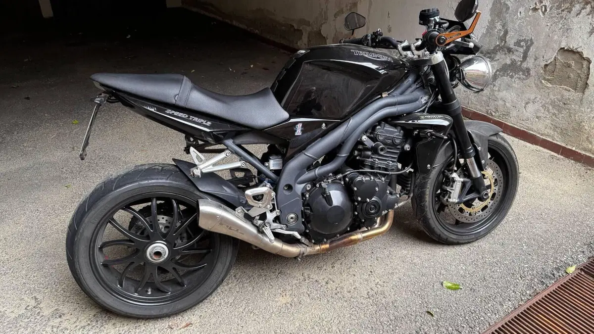 Triumph Speed Triple 1050 (2005 - 11) 