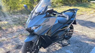 Yamaha T-Max 560 Tech Max (2021) usata