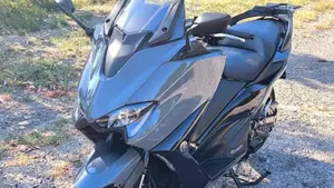 Yamaha T-Max 560 Tech Max (2021)  (6)