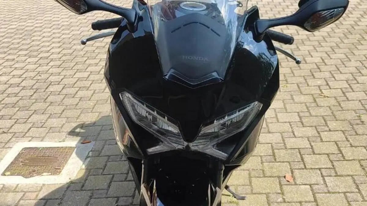 Honda VFR 800 F (2014 - 16)  (3)