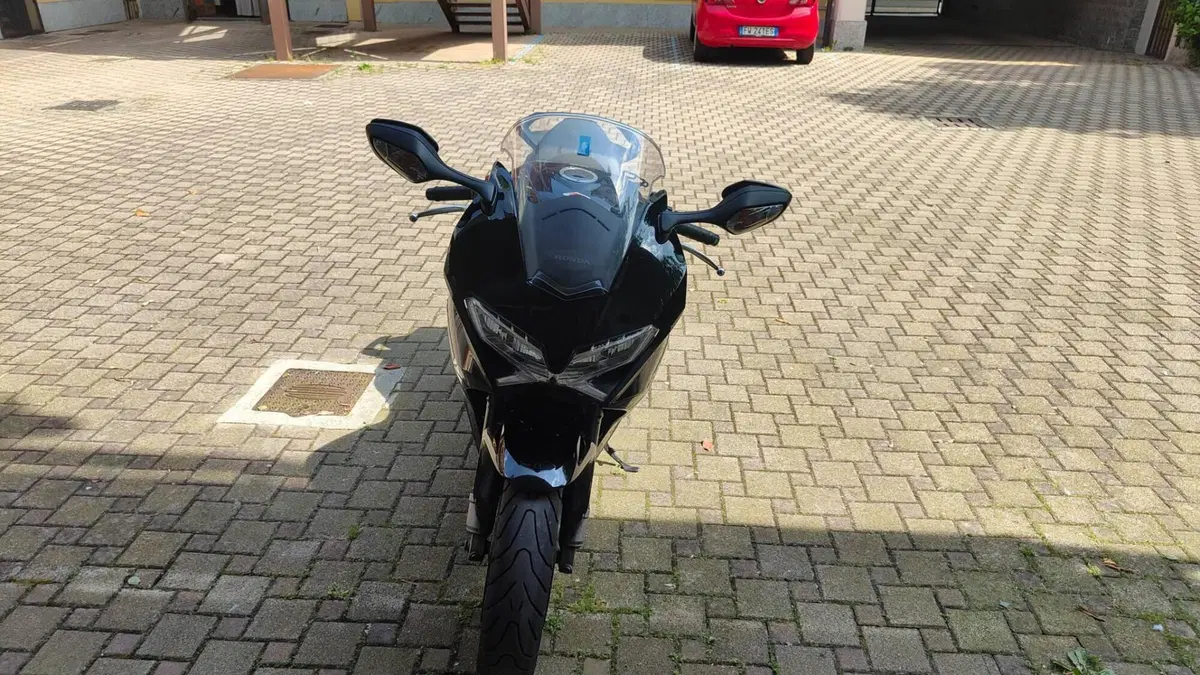 Honda VFR 800 F (2014 - 16)  (4)