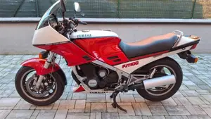 Yamaha   (4)
