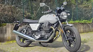 Moto Guzzi V7 III Milano (2018 - 20) 
