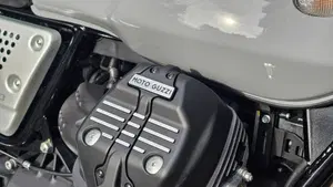 Moto Guzzi V7 III Milano (2018 - 20)  (7)