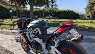 Aprilia Tuono V4 Factory (2017 - 18) usata