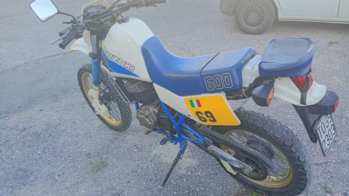 Suzuki   (4)
