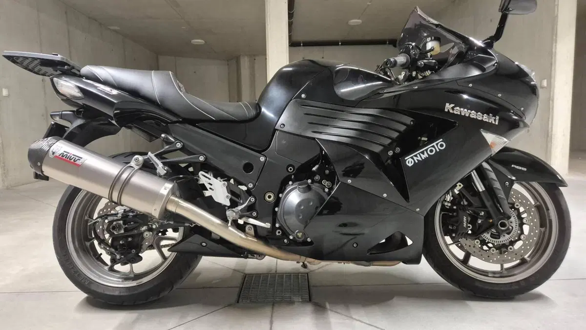 Kawasaki ZZR 1400 (2006 - 11)  (2)