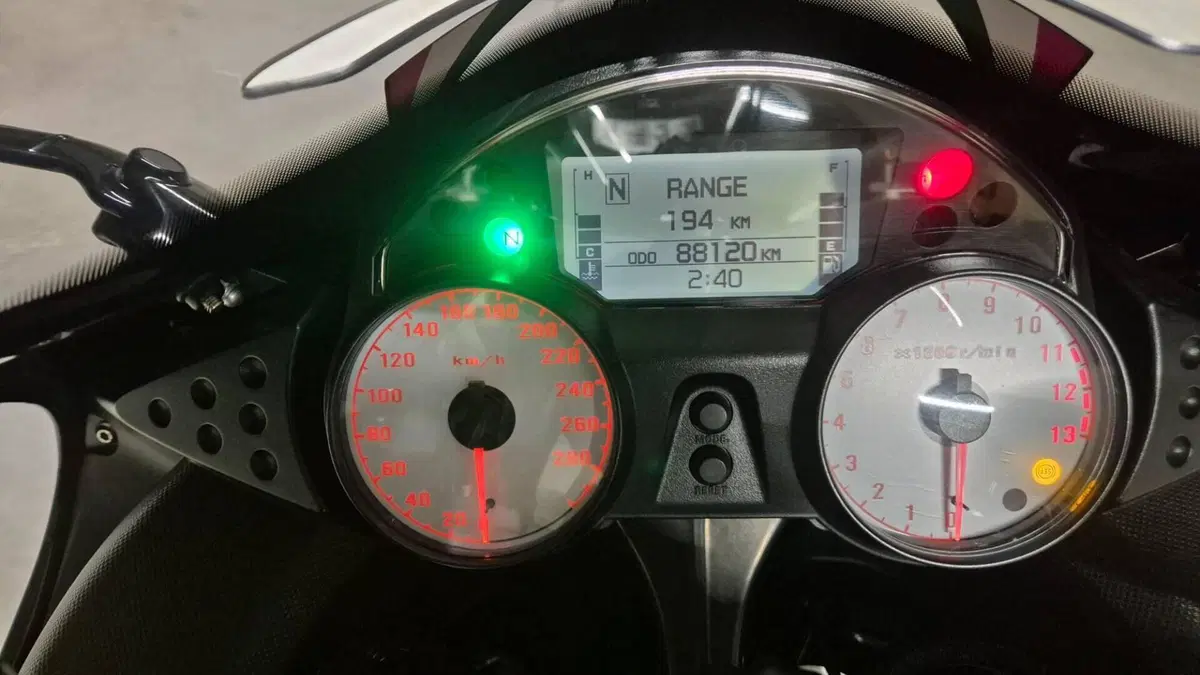 Kawasaki ZZR 1400 (2006 - 11)  (5)