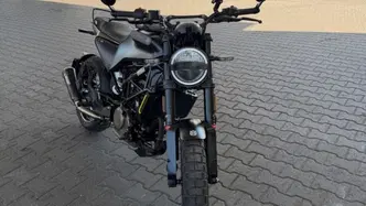 Husqvarna Svartpilen 125 (2021 - 23) usata