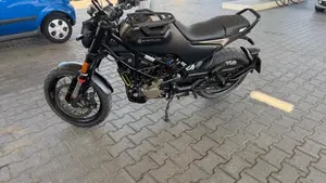 Husqvarna Svartpilen 125 (2021 - 23)  (3)