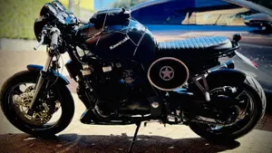 Kawasaki ZR-7 (1999 - 00)  (3)