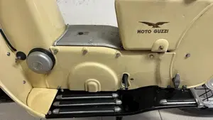 Moto Guzzi   (9)