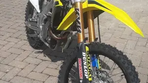 Suzuki RM-Z250 (2019 - 20)  (2)
