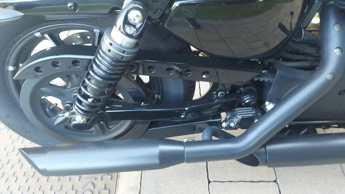 Harley-Davidson 883 Iron (2014 - 16) - XL 883N 