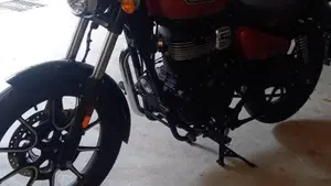 Royal Enfield Meteor 350 Aurora (2024 - 26)  (4)