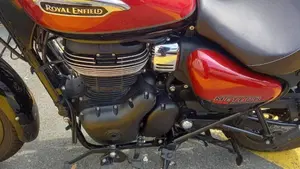 Royal Enfield Meteor 350 Aurora (2024 - 26)  (9)