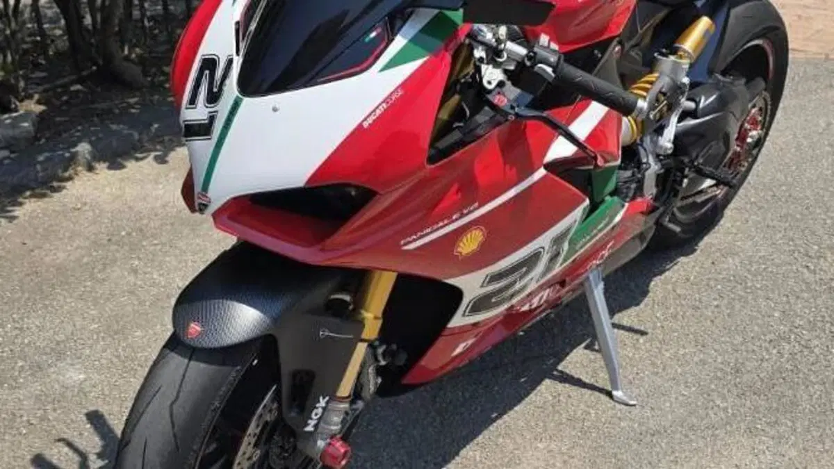 Ducati Panigale V2 Bayliss 1st Championship 20th Anniversary (2021 - 24) 