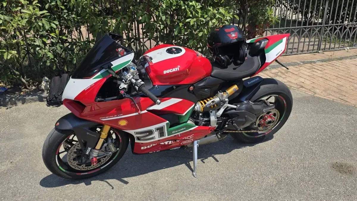 Ducati Panigale V2 Bayliss 1st Championship 20th Anniversary (2021 - 24)  (4)