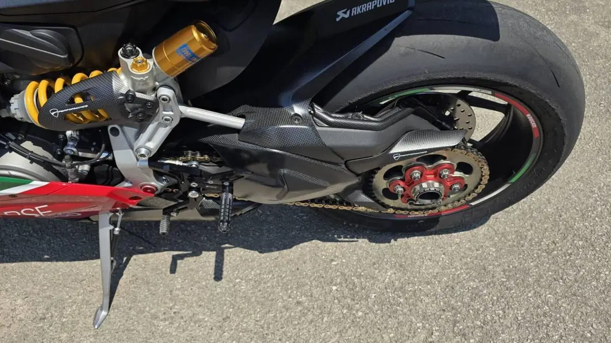 Ducati Panigale V2 Bayliss 1st Championship 20th Anniversary (2021 - 24)  (5)