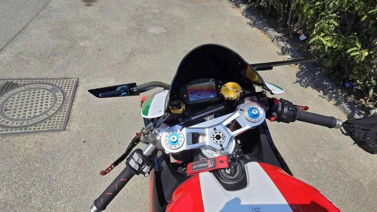 Ducati Panigale V2 Bayliss 1st Championship 20th Anniversary (2021 - 24)  (7)