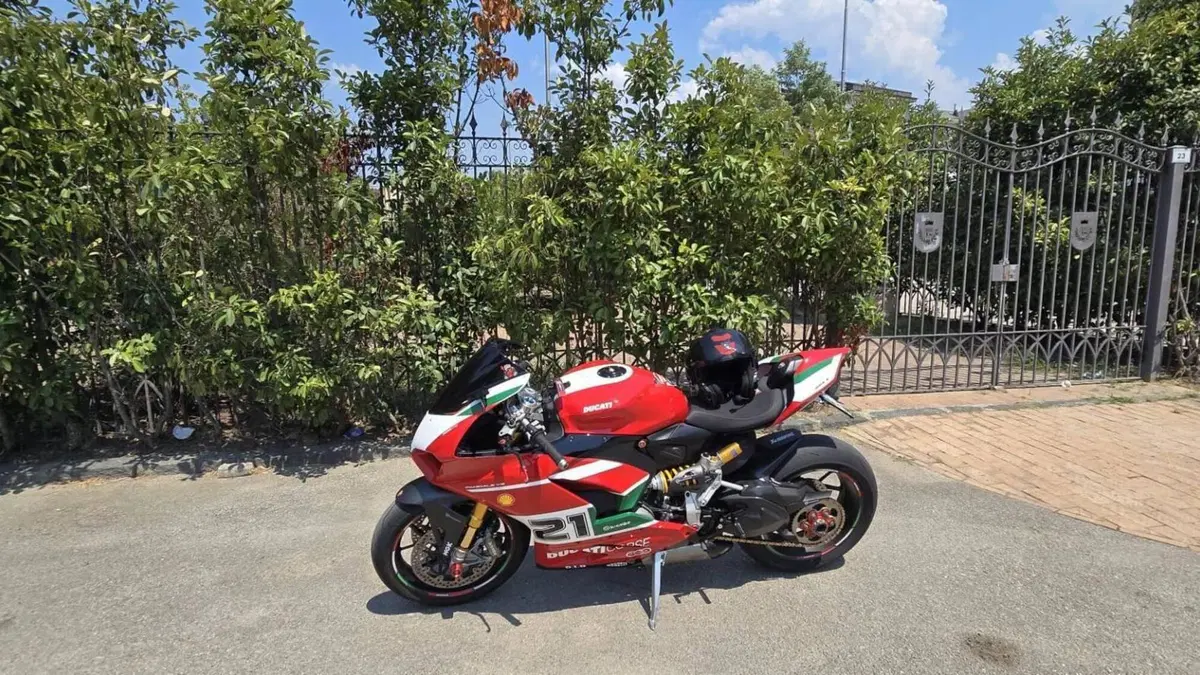 Ducati Panigale V2 Bayliss 1st Championship 20th Anniversary (2021 - 24)  (8)