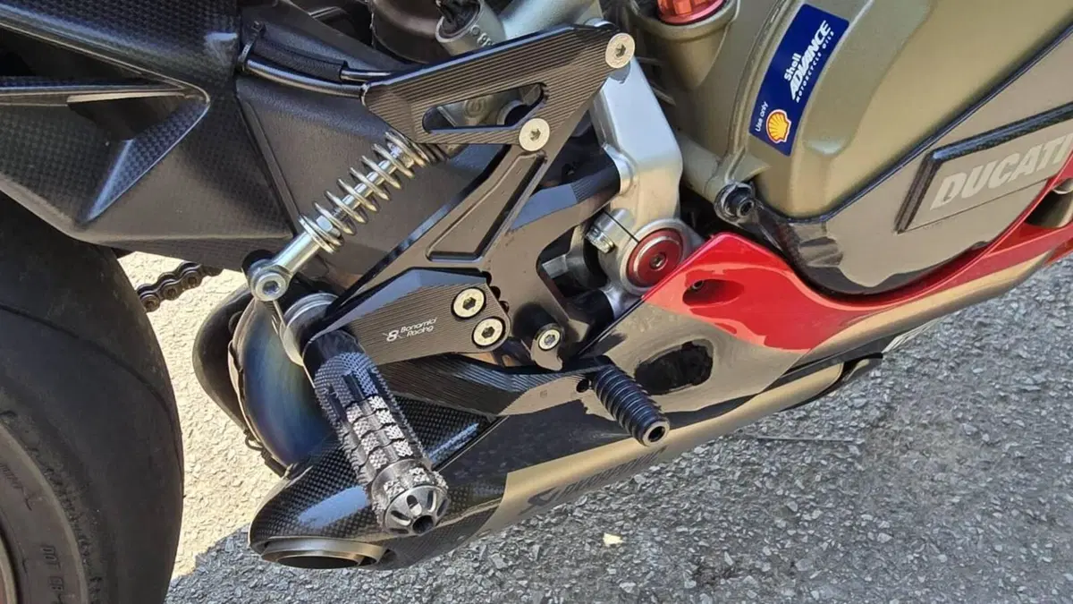 Ducati Panigale V2 Bayliss 1st Championship 20th Anniversary (2021 - 24)  (9)