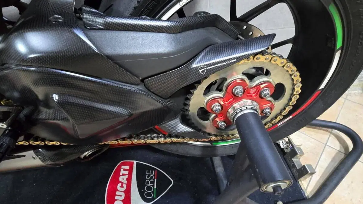 Ducati Panigale V2 Bayliss 1st Championship 20th Anniversary (2021 - 24)  (10)