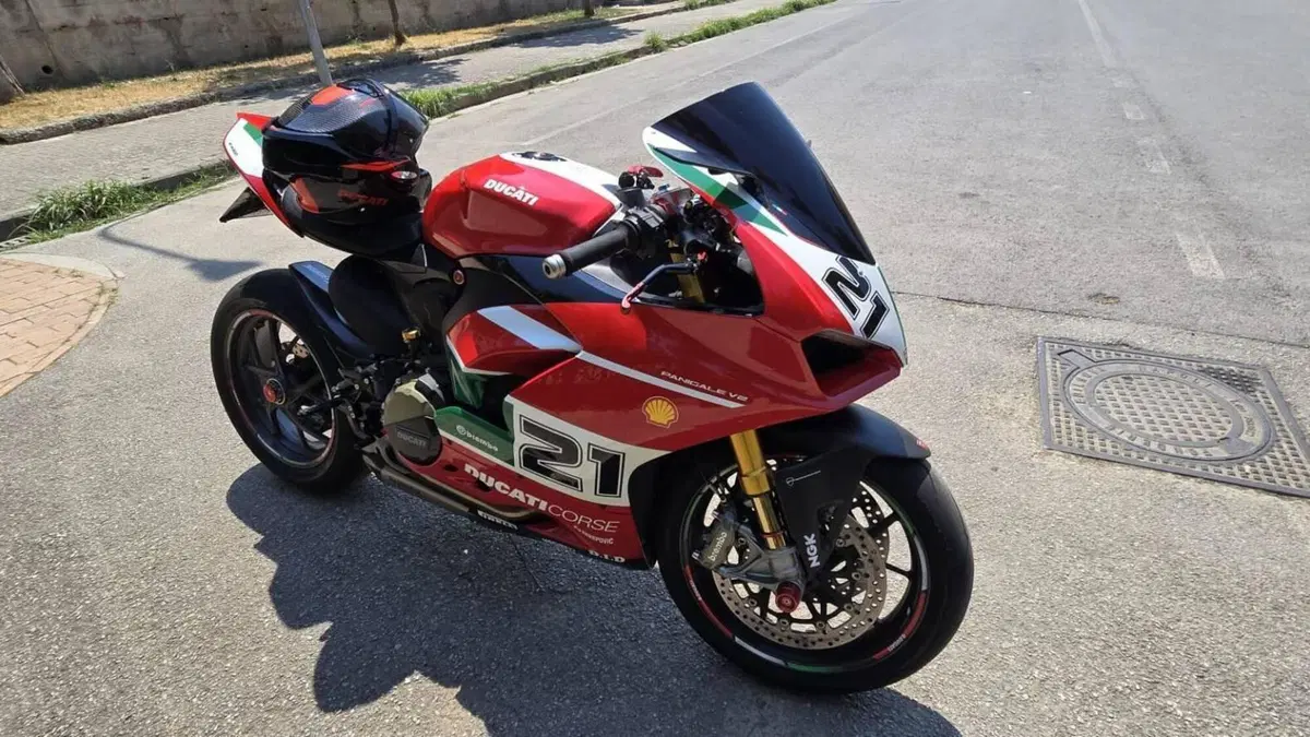 Ducati Panigale V2 Bayliss 1st Championship 20th Anniversary (2021 - 24)  (16)