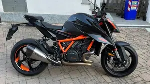 KTM 1290 Super Duke R (2021) 
