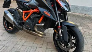 KTM 1290 Super Duke R (2021)  (3)