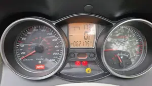 Aprilia SRV 850 (2011 - 16)  (3)
