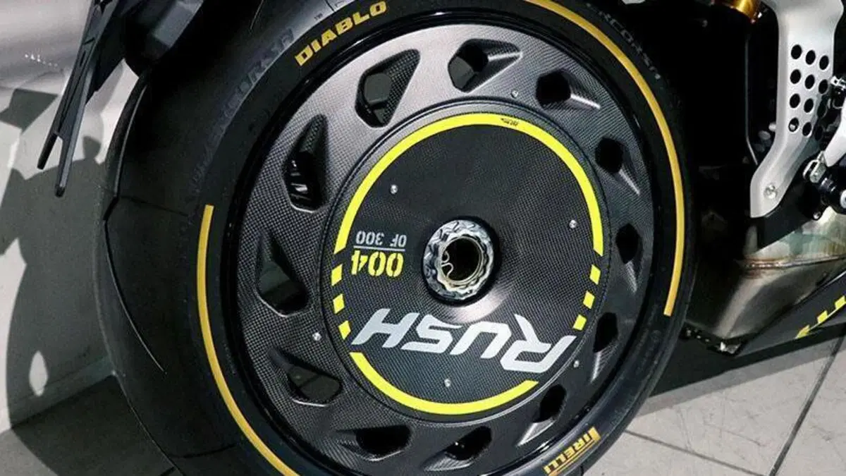 MV Agusta Rush 1000 (2021 - 22)  (3)