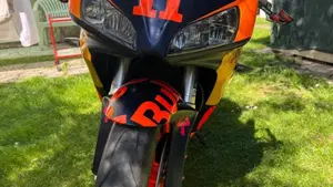 Honda CBR 1000 RR Fireblade (2006 - 07)  (3)