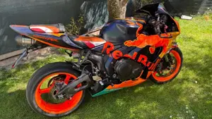 Honda CBR 1000 RR Fireblade (2006 - 07)  (6)