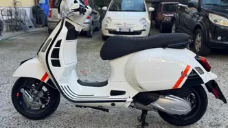 Vespa GTS 300 Super Sport (2023 - 24) usata