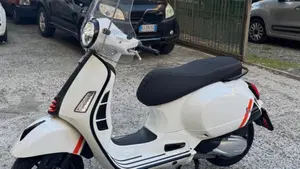 Vespa GTS 300 Super Sport (2023 - 24)  (2)
