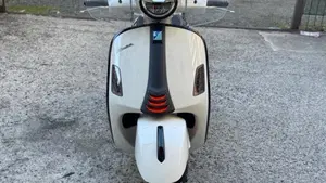Vespa GTS 300 Super Sport (2023 - 24)  (5)