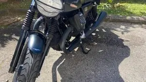 Moto Guzzi V7 Stone (2021 - 24) 