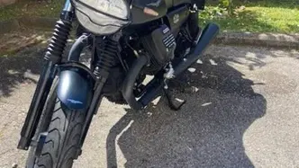 Moto Guzzi V7 Stone (2021 - 24) usata