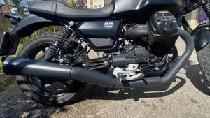 Moto Guzzi V7 Stone (2021 - 24)  (6)