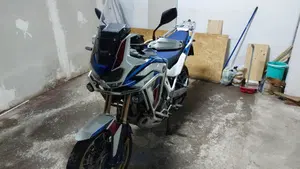 Honda Africa Twin CRF 1100L Adventure Sports (2020 - 21)  (2)