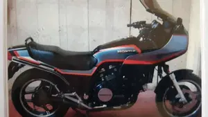 Honda VF 750 S (1985 - 87)  (4)