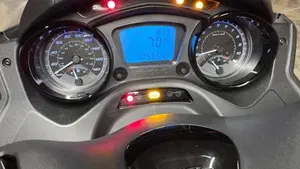Piaggio MP3 300 ABS Hpe (2021 - 24)  (8)
