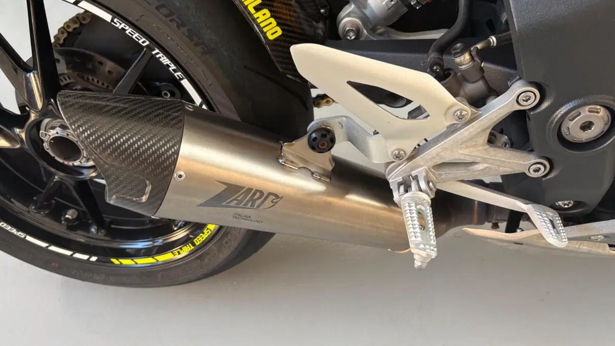 Triumph Speed Triple 1200 RS (2021 - 24)  (4)