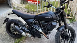 Ducati Scrambler 800 Icon Dark (2025 - 26) 