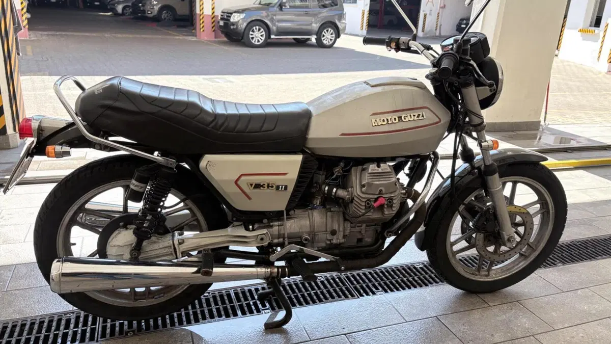 Moto Guzzi   (2)