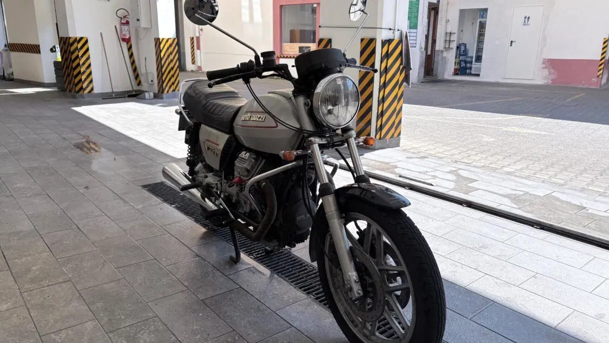 Moto Guzzi   (3)